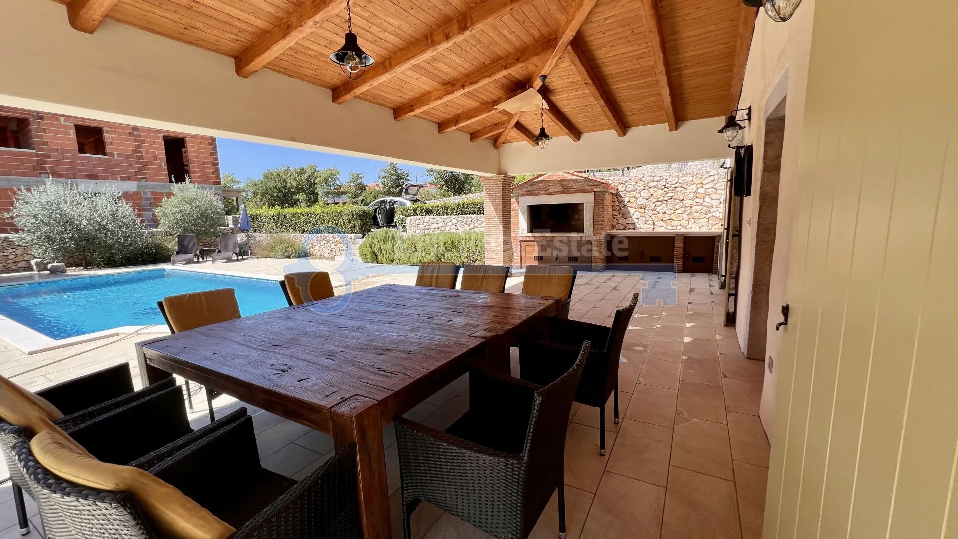 garica - samostojeća vila sa bazenom - slika 2