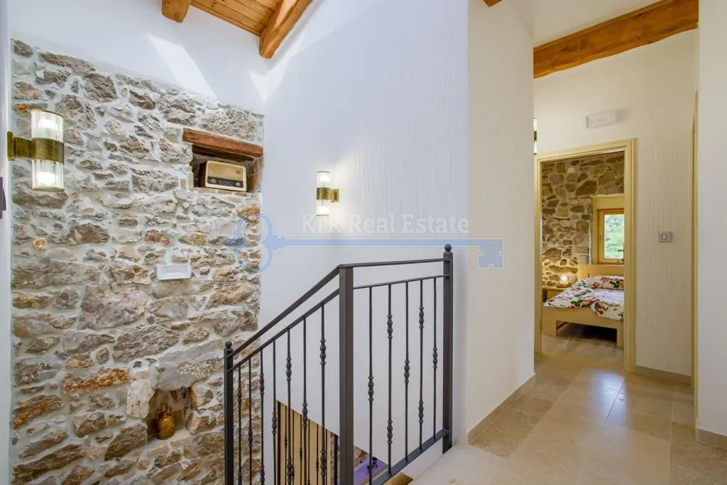 garica - samostojeća vila sa bazenom - slika 15