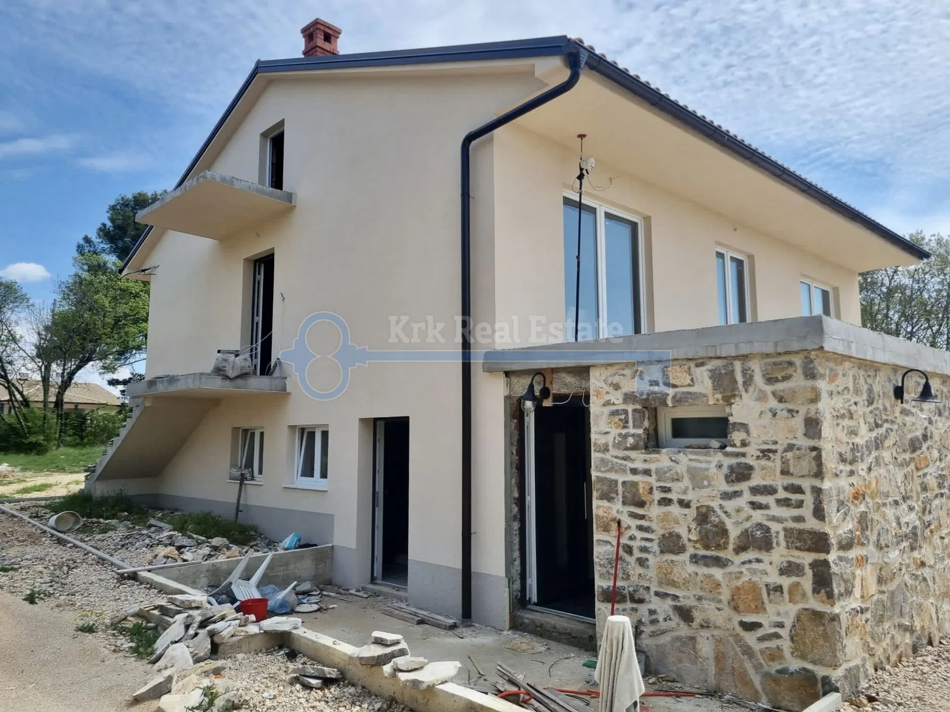 malinska - kuća sa velikom okućnicom, bazenom i teniskim terenom - slika 3