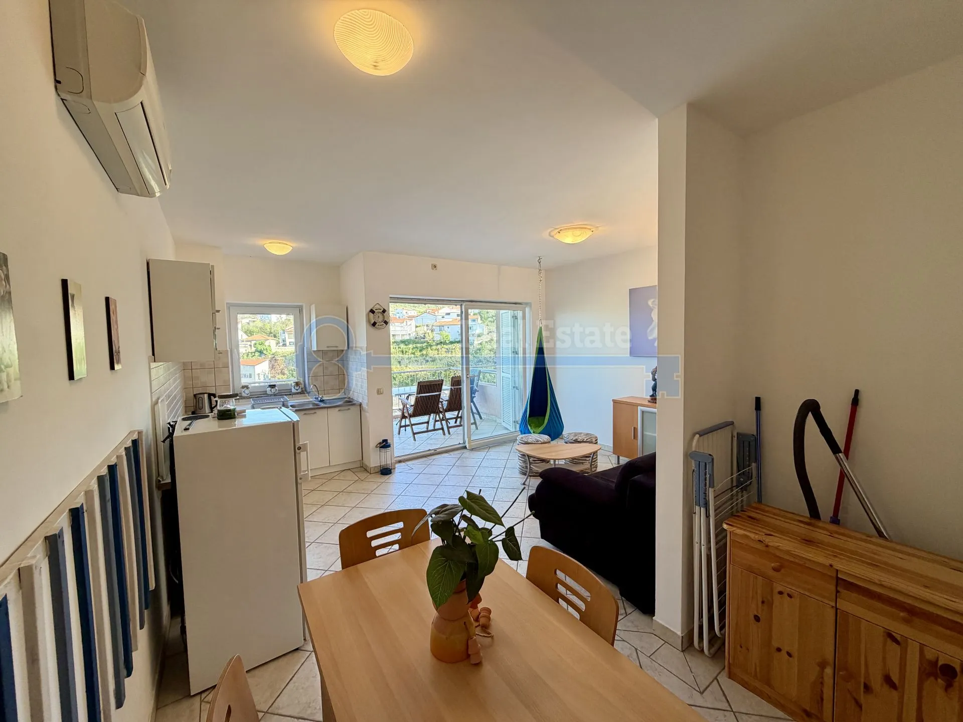 vrbnik - apartman s pogledom na more - slika 8