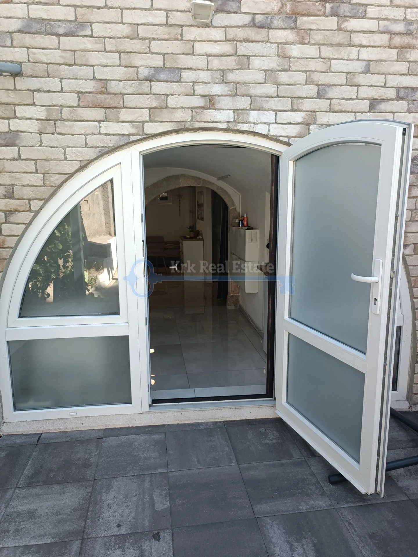 punat - apartman u prizemlju sa okućnicom - slika 2