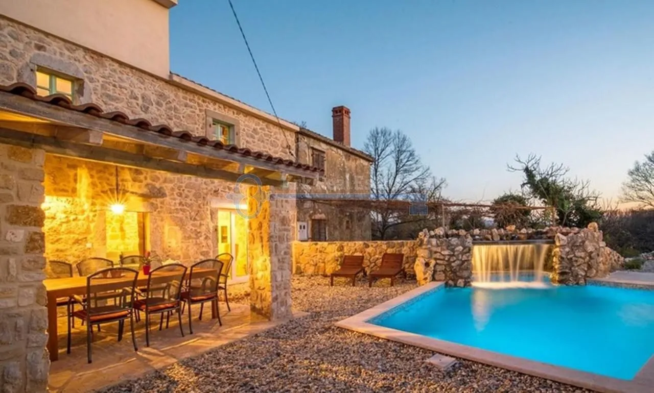 otok krk - garica - renovirana kamena kuća sa bazenom - slika 19