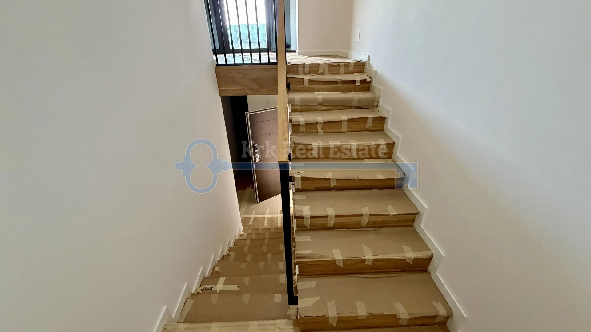 krk - dvoetažni apartman sa krovnom terasom i bazenom - slika 16