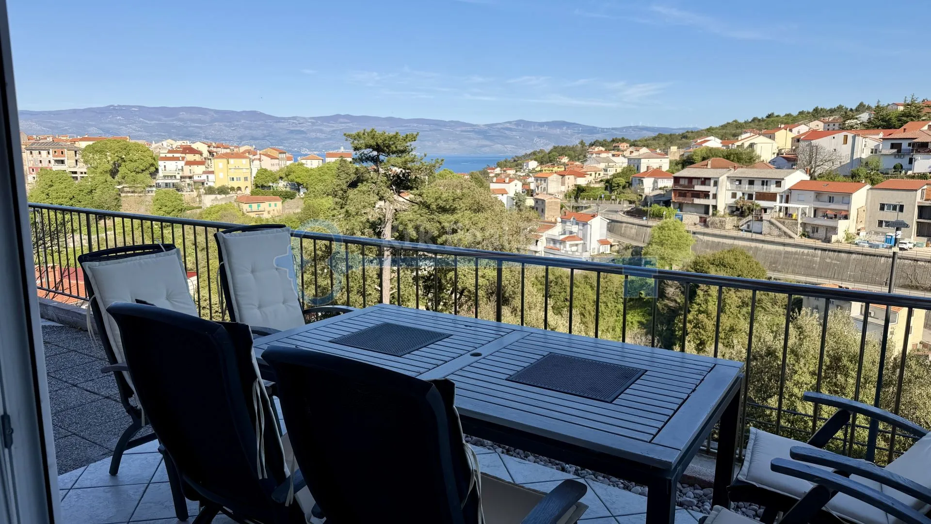Vrbnik - Apartman Sa Pogledom Na More
