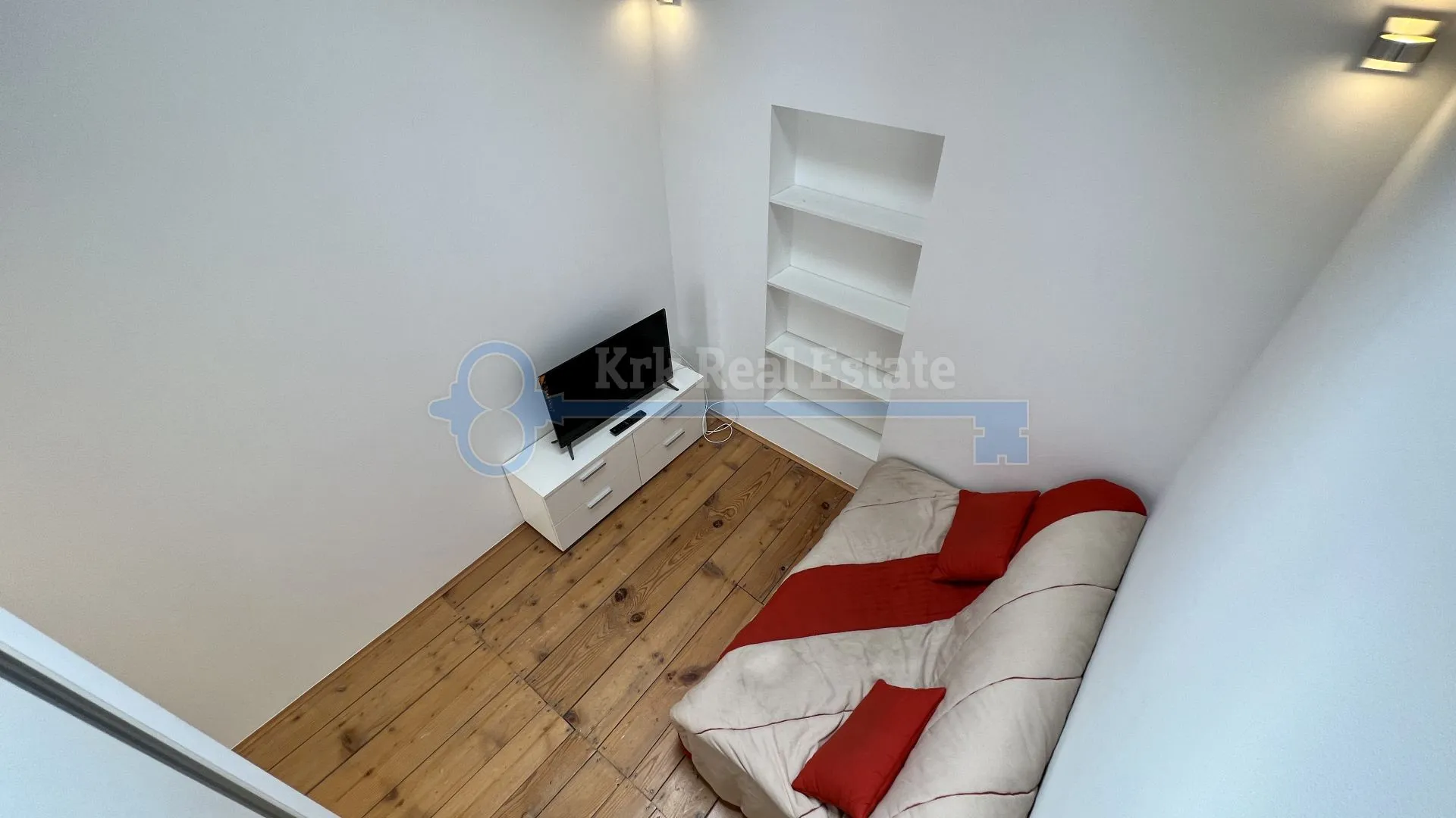 otok krk - punat - renovirana kuća u staroj jezgri s dva apartmana i vrtom - slika 21