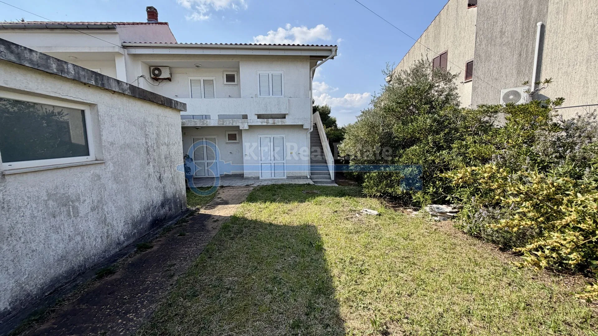 punat - kuća sa dva apartmana - slika 6