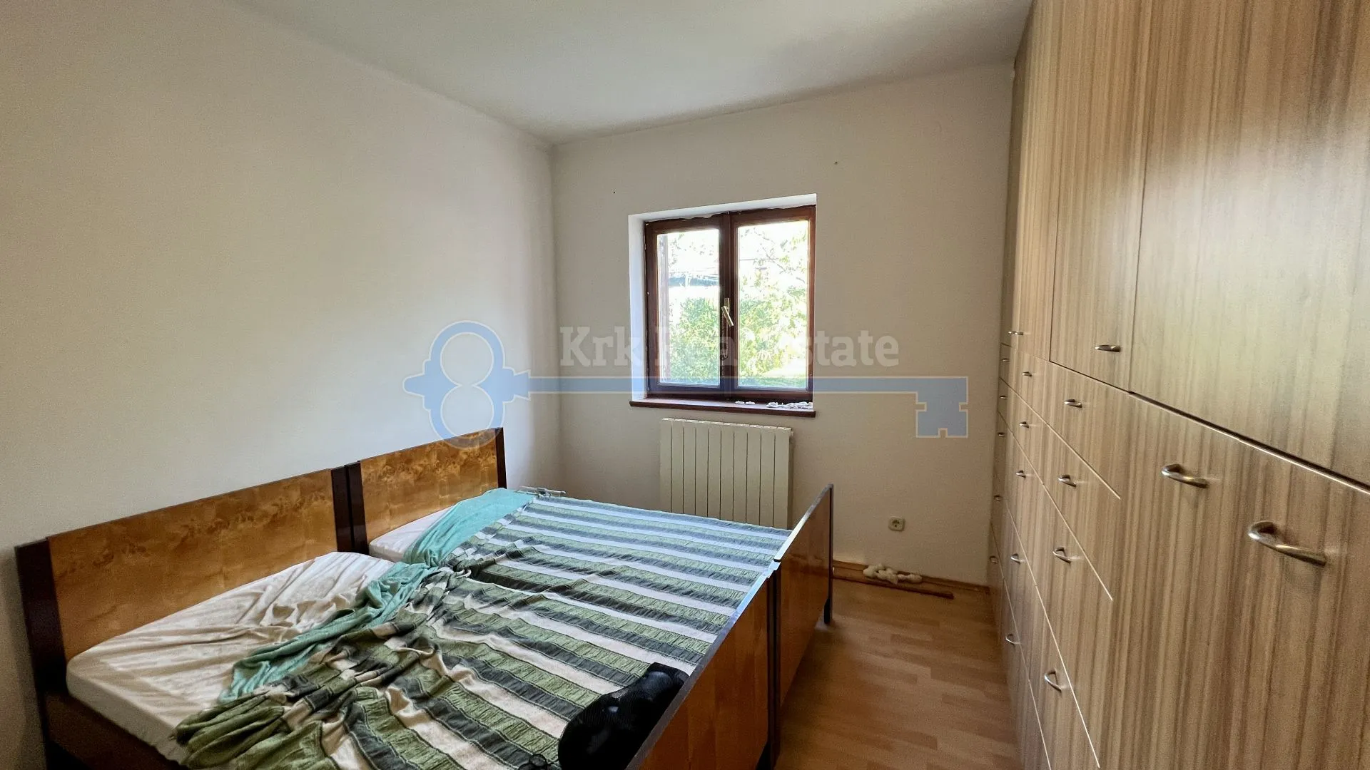 njivice - kuća sa tri apartmana i velikom okućnicom - slika 15