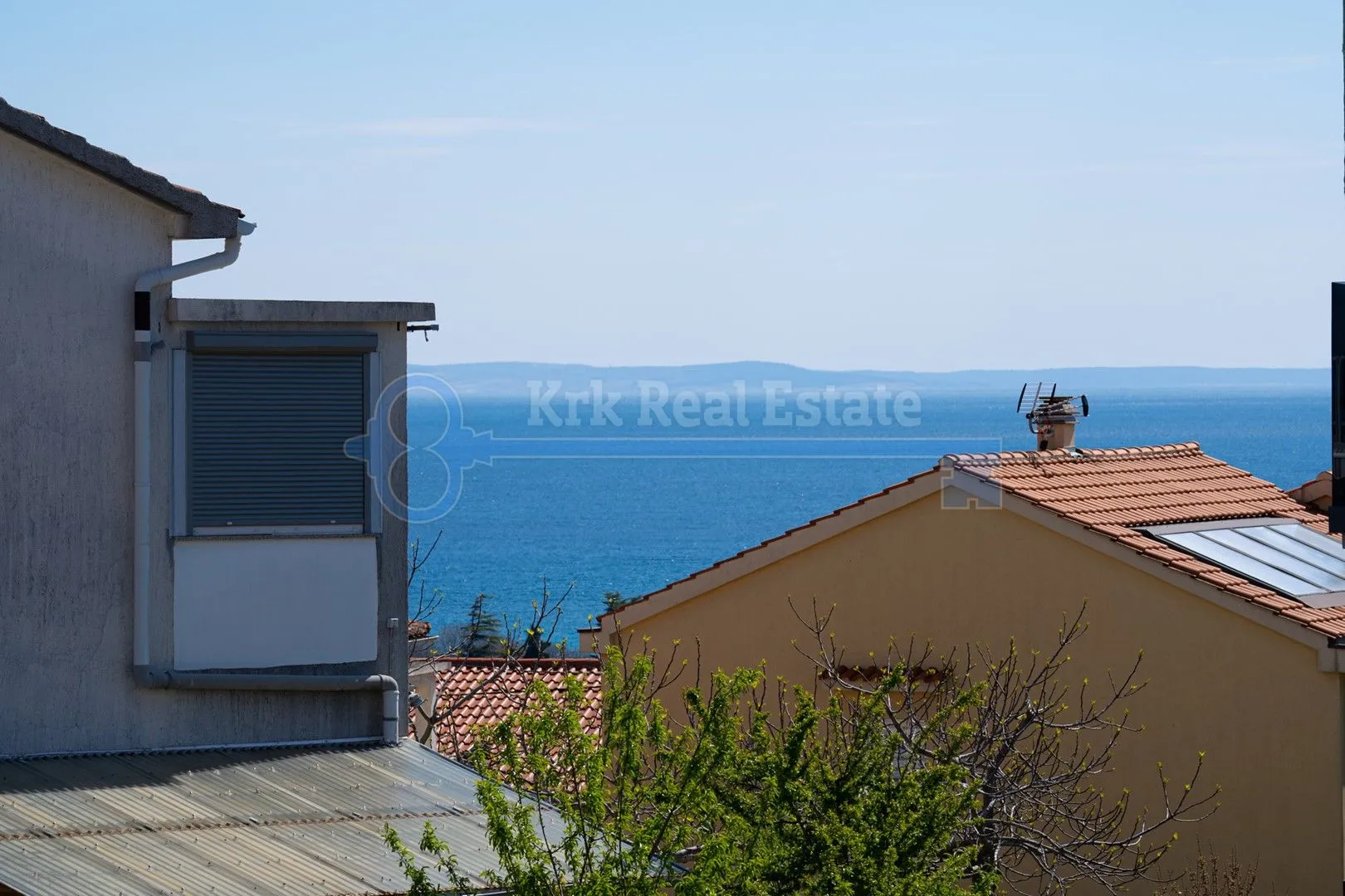 krk - luksuzni apartman sa bazenom - slika 2