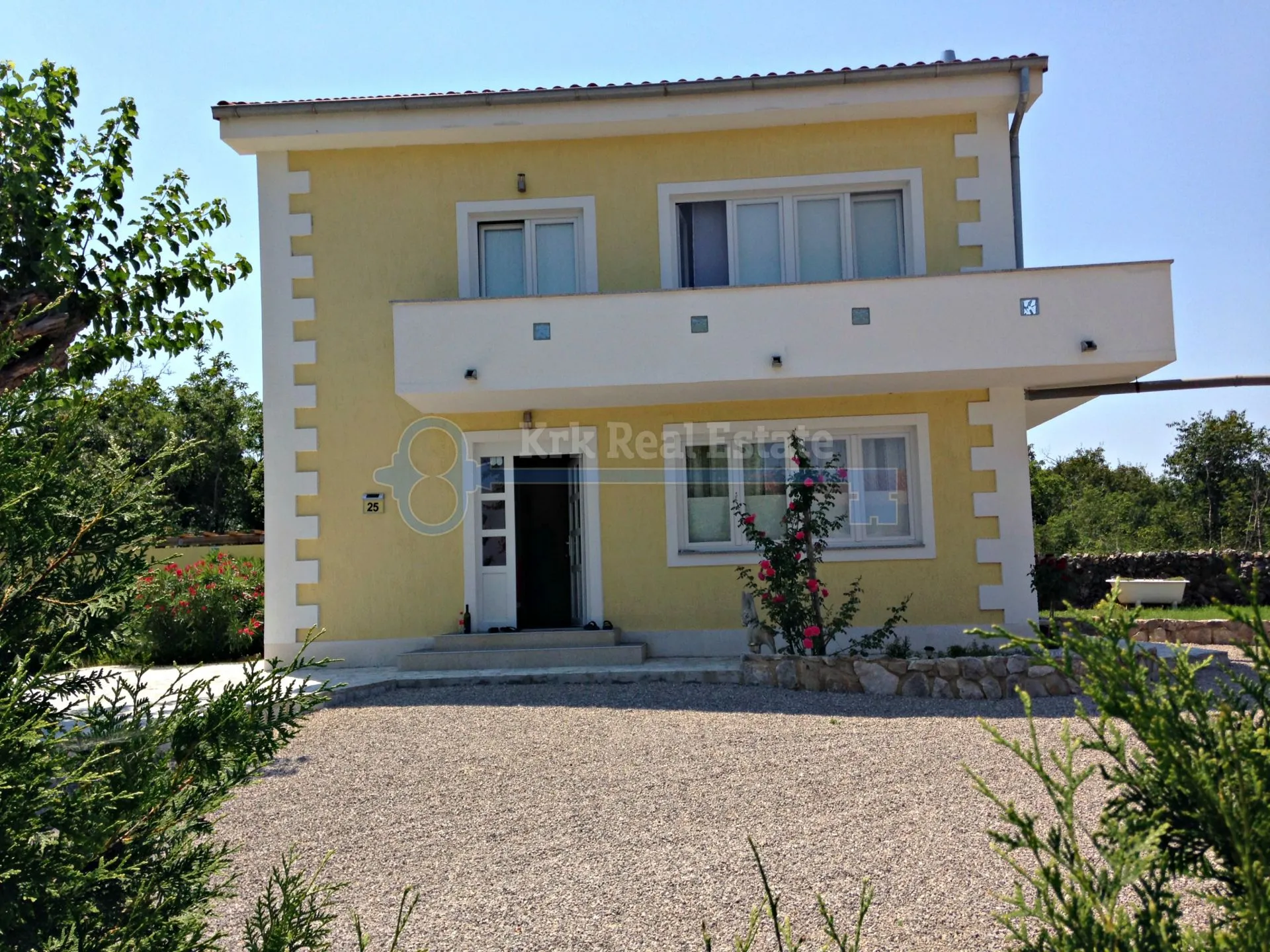Krk-Samostojeća Kuća Sa Okućnicom
