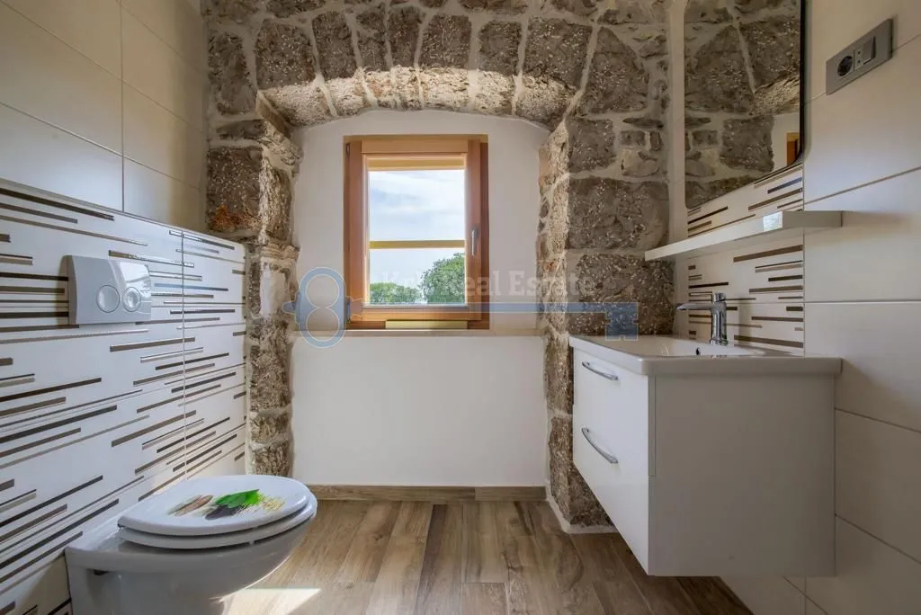 garica - samostojeća vila sa bazenom - slika 13