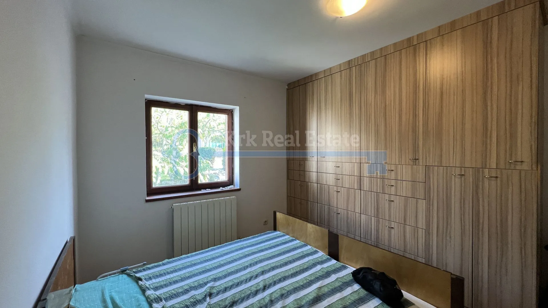 njivice - kuća sa tri apartmana i velikom okućnicom - slika 16
