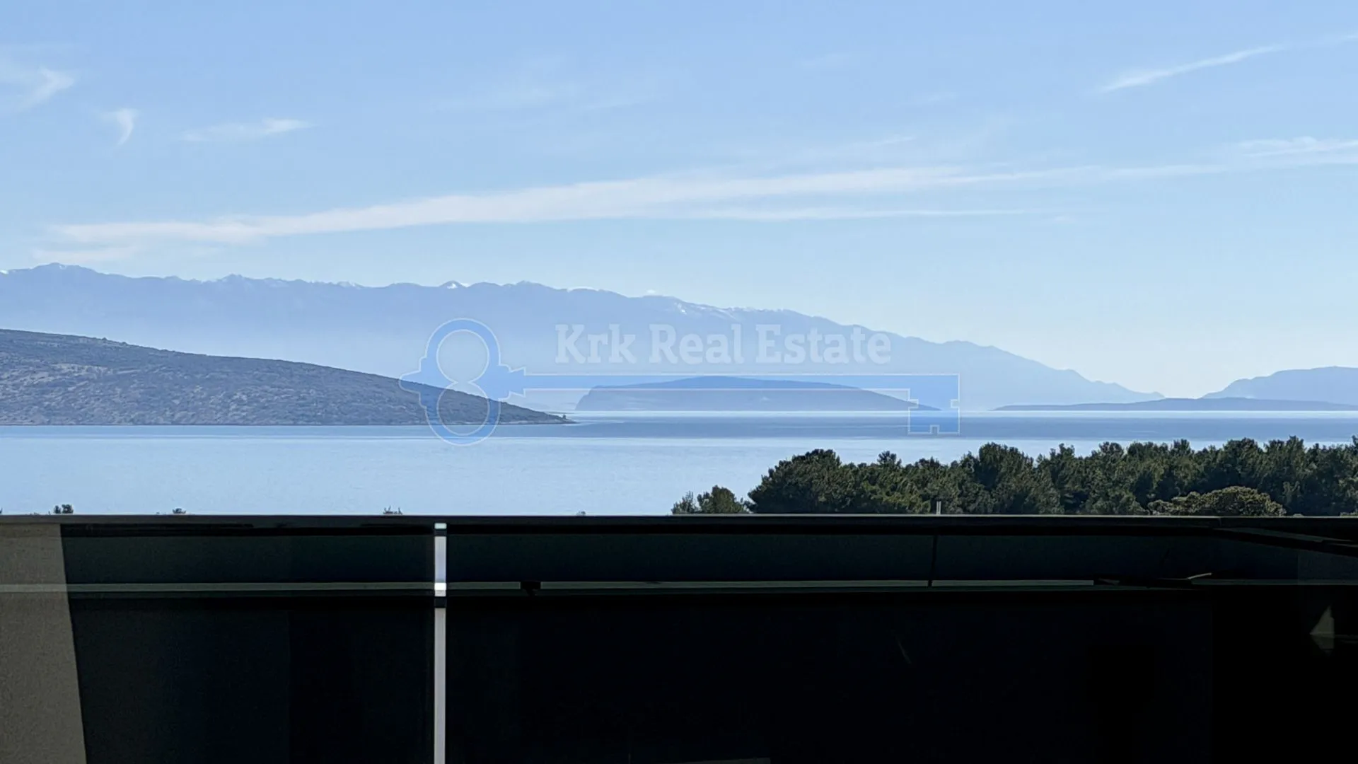 krk - dvoetažni apartman sa krovnom terasom - slika 30
