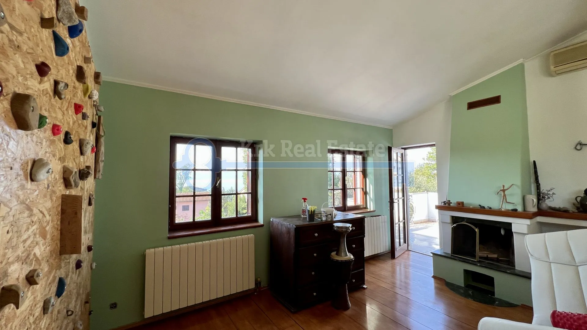 njivice - kuća sa tri apartmana i velikom okućnicom - slika 25
