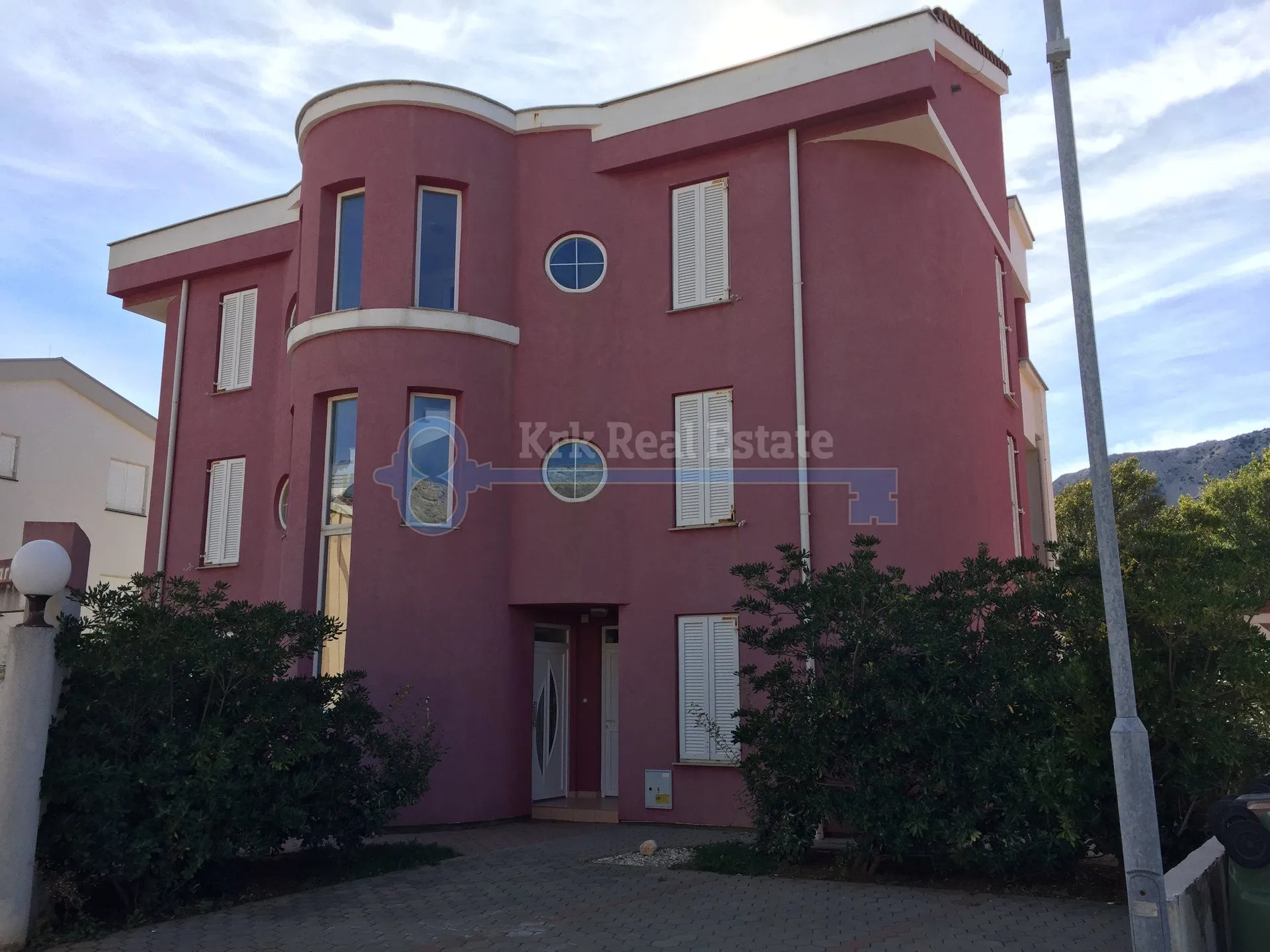 Baška - Dvoetažni Apartman U Villi Blizu Plaže