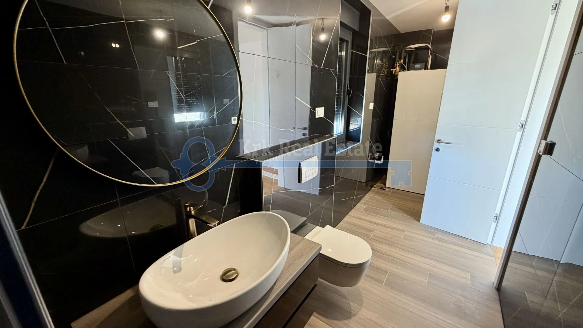 krk - dvoetažni apartman sa krovnom terasom - slika 20