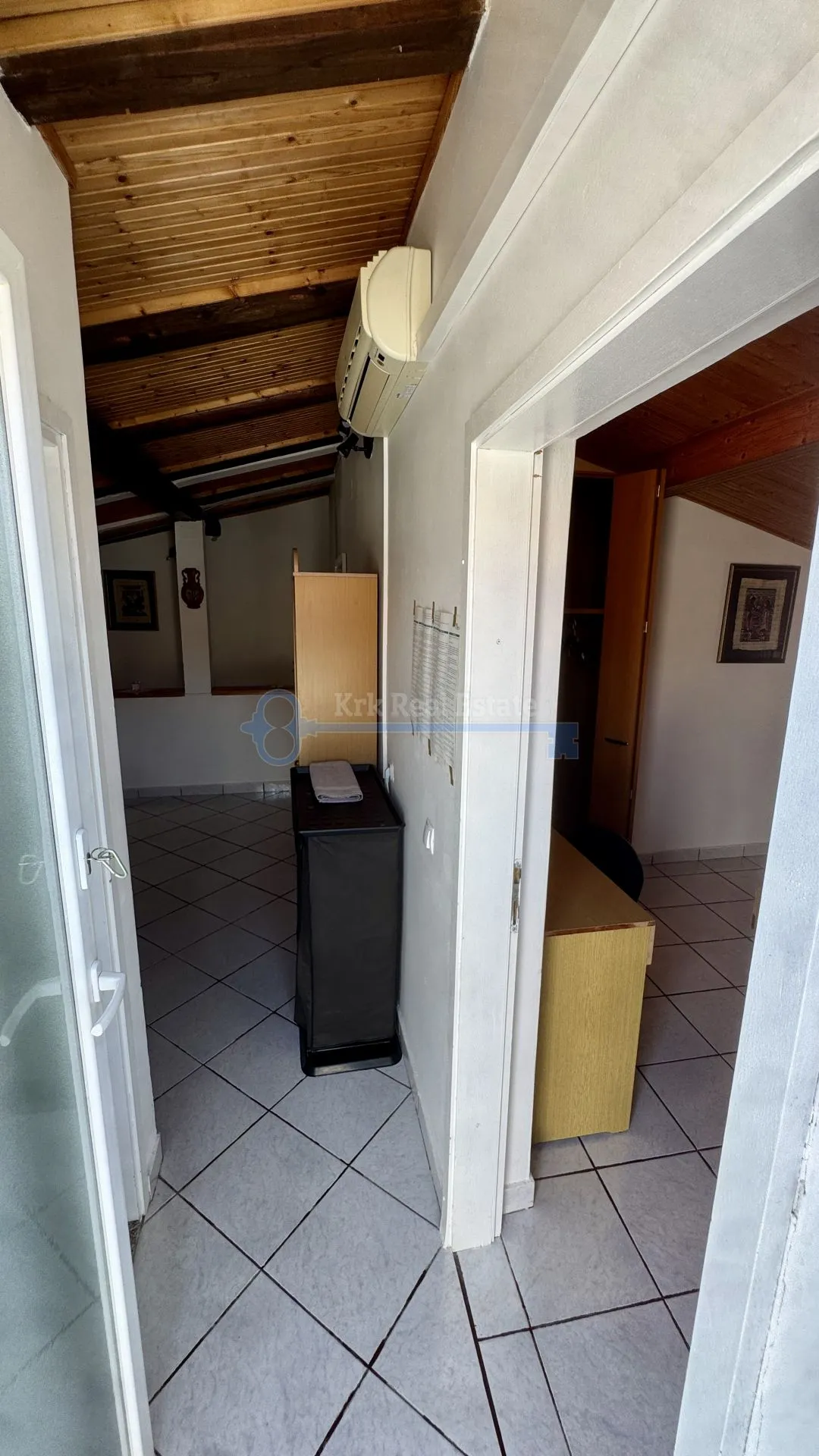 krk - kuća sa tri stambene jedinice blizu centra - slika 45