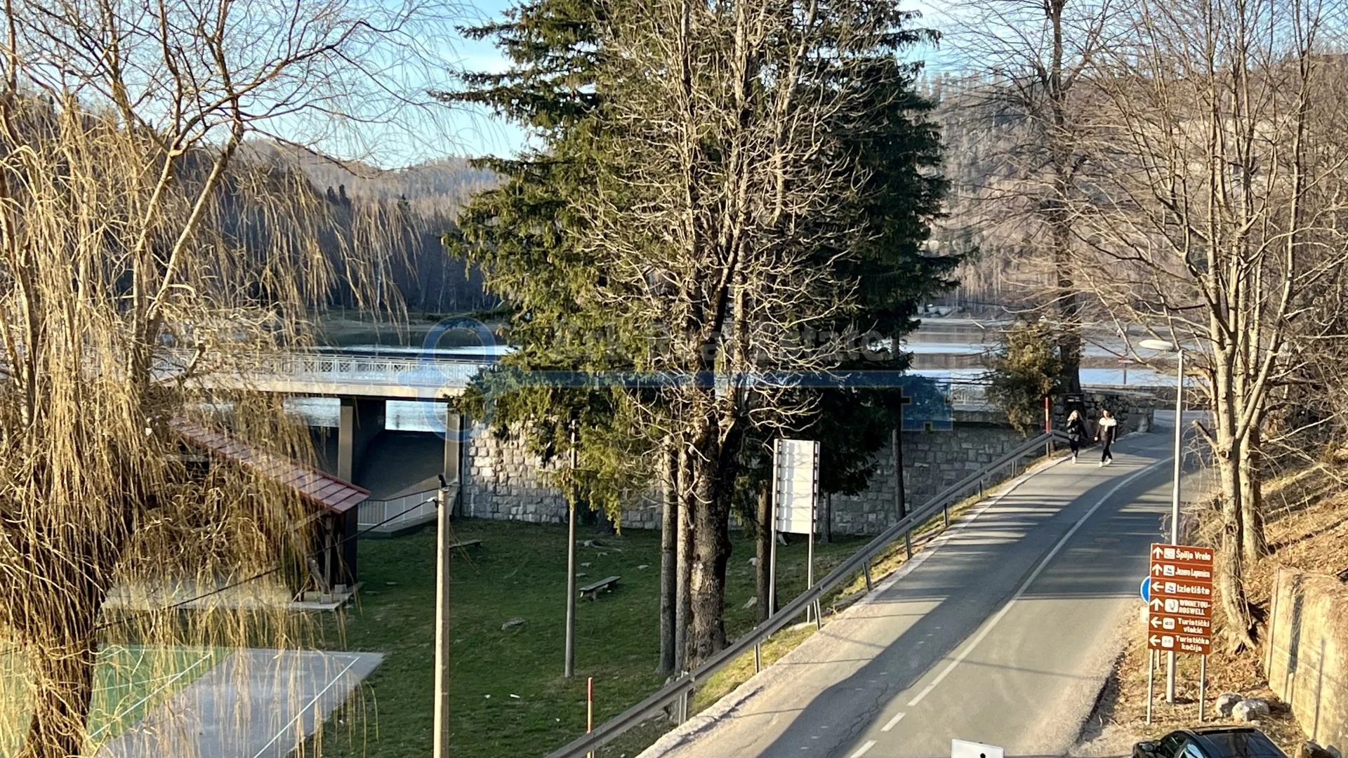 fužine - samostojeći objekt s poslovnim prostorima - slika 13