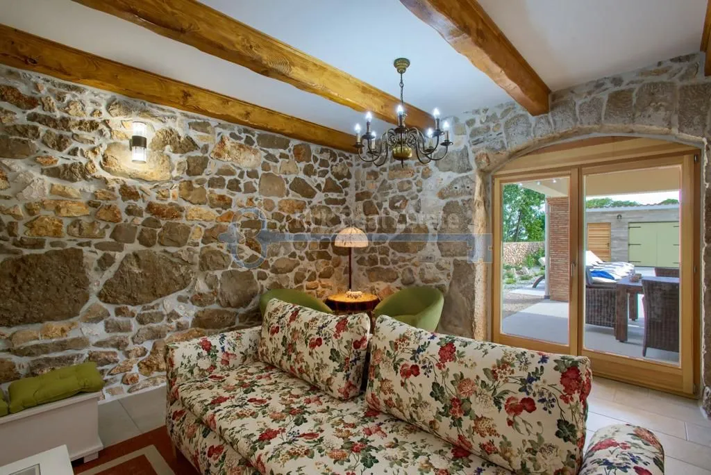 garica - samostojeća vila sa bazenom - slika 7