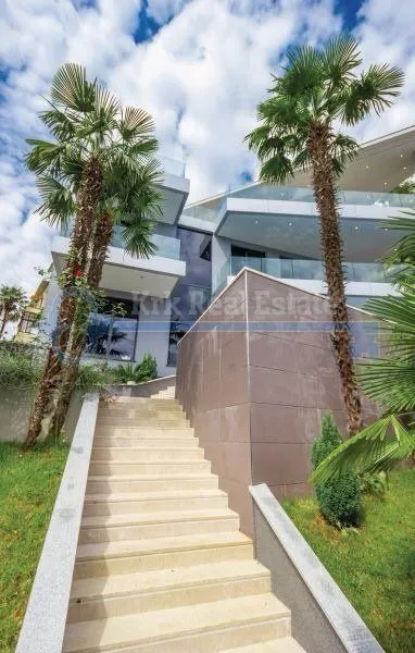 opatija - samostojeća villa s bazenom - slika 23