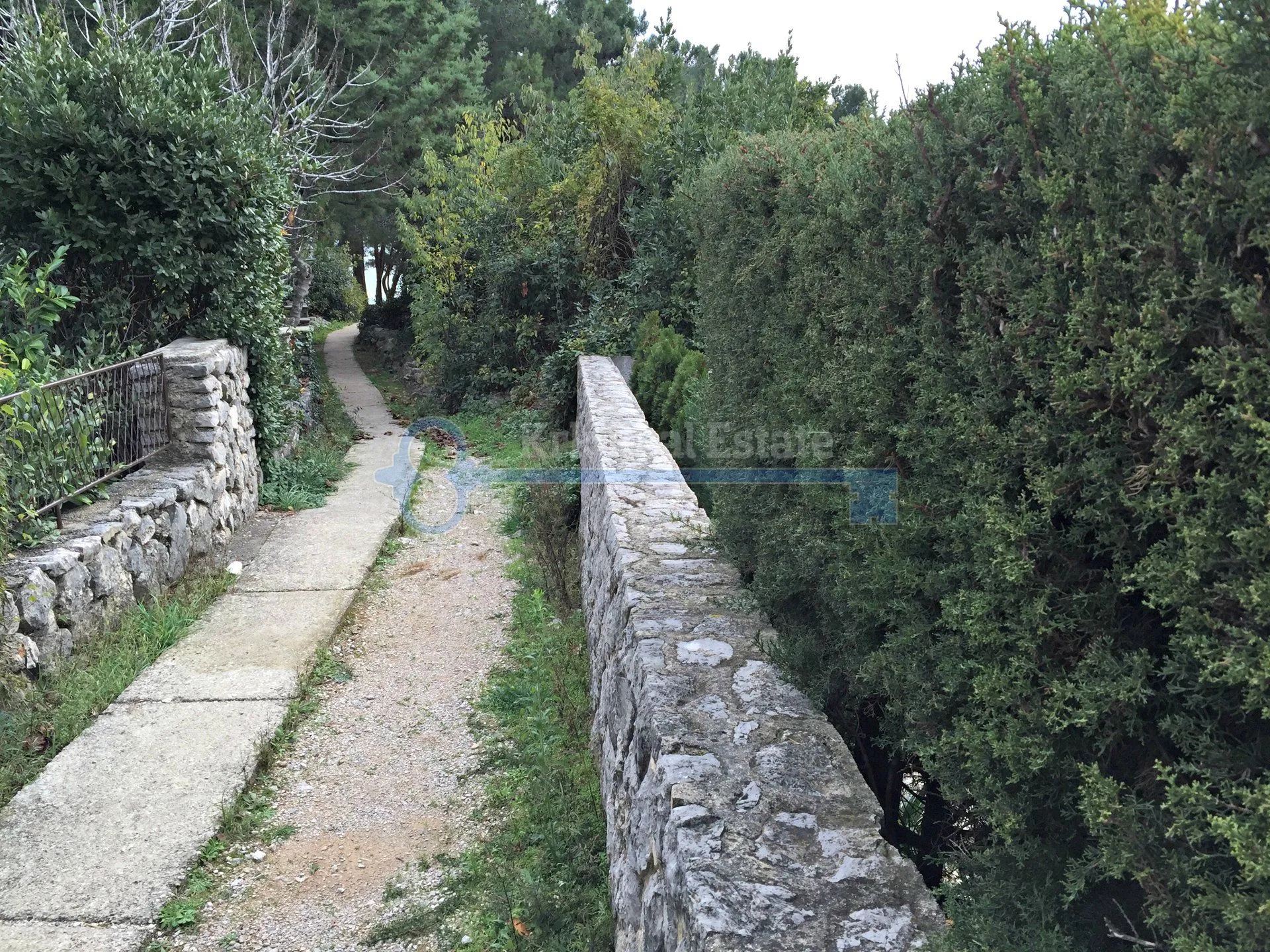 krk - samostojeća kuća prvi red do mora - slika 18