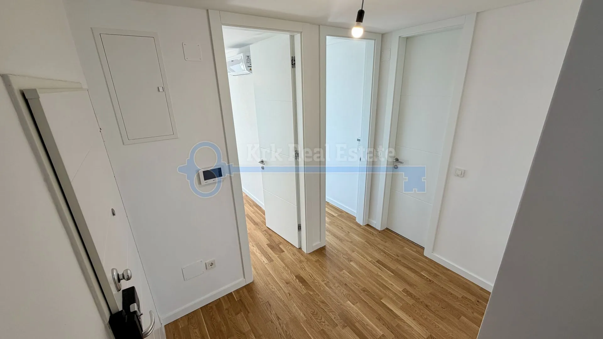 krk - dvoetažni apartman sa krovnom terasom - slika 7