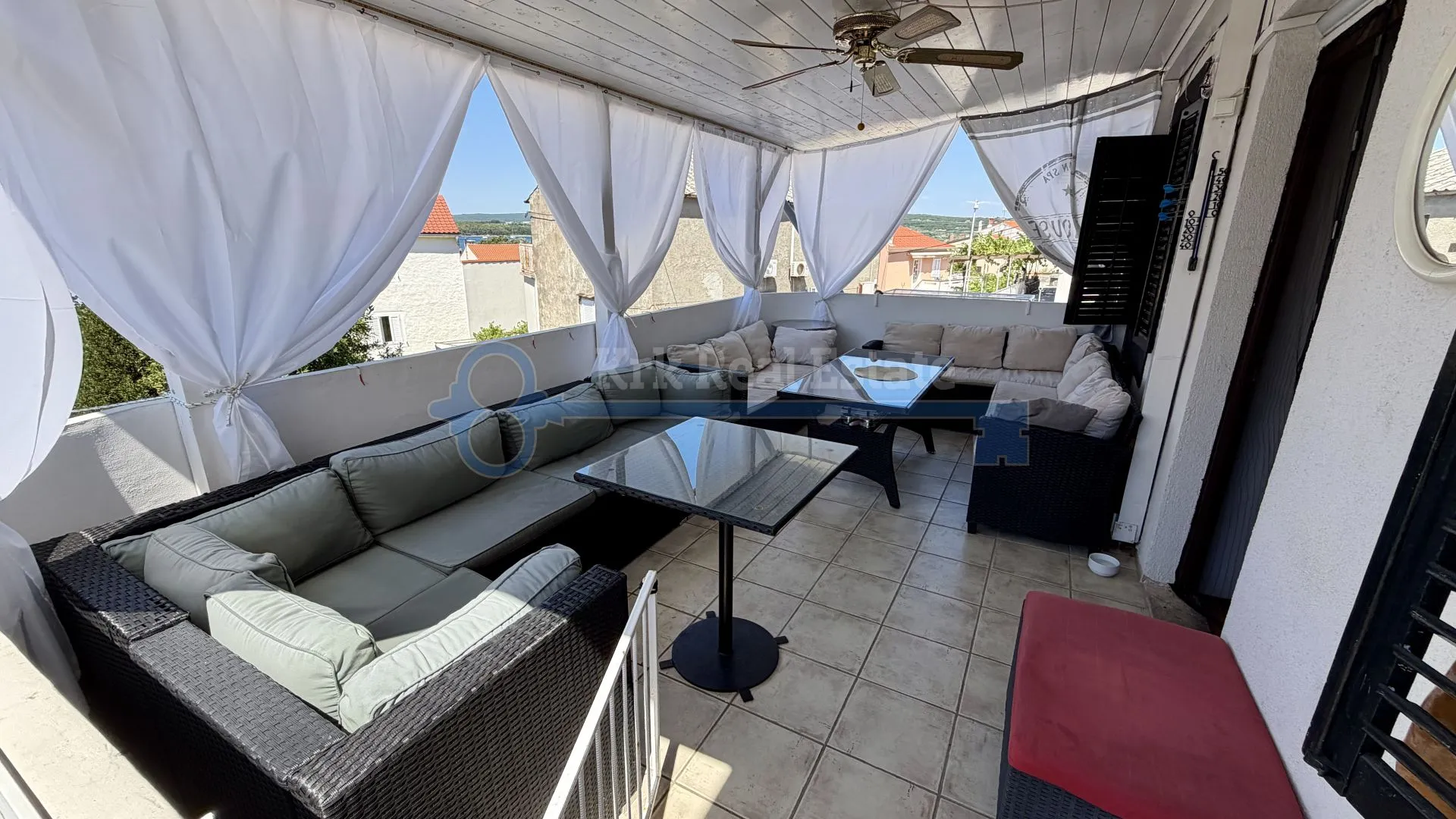 Punat-Kamena Apartmanska Kuća Sa 6 Apartmana