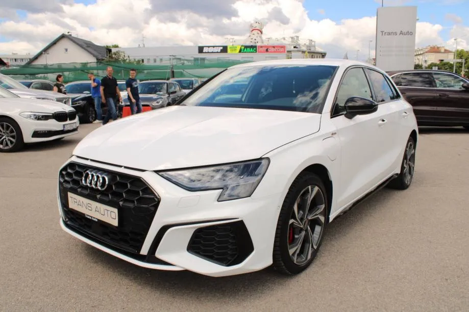 Audi A3 45 TFSi E S-tronic S-line *VIRTUAL, LED, NAVIGACIJA* - Zagreb