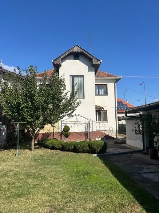 Kuća: Darda, centar, samostojeća katnica, 200.00 m2 (prodaja)