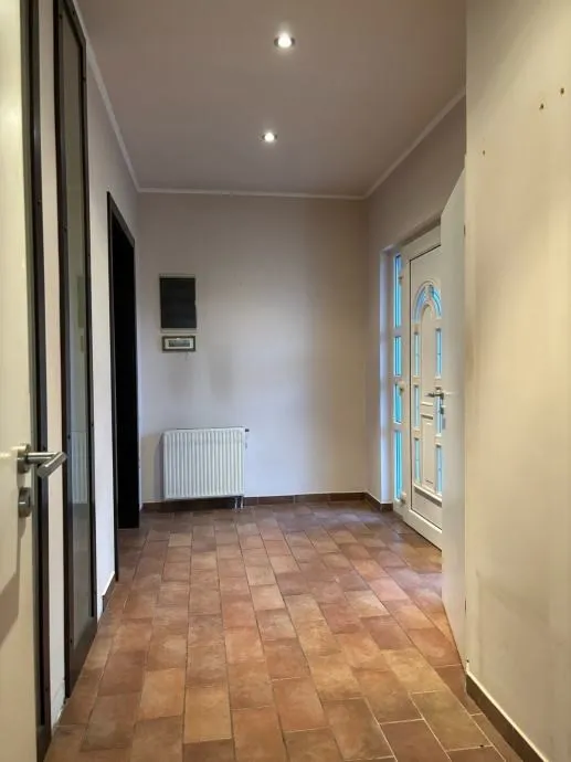 kuća: osijek, centar, 300m2 + stan 56m2, 1.kat + 2 garaže (prodaja) - slika 7