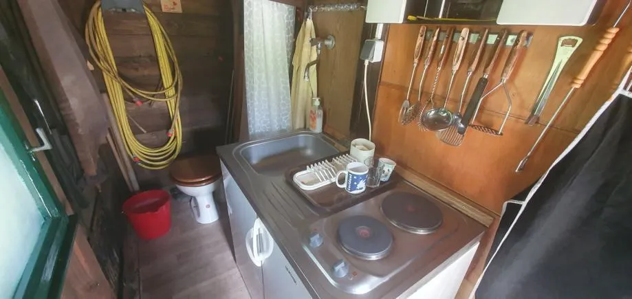 poljana sutlanska, drv. kućica i započ.gradnja kuće na imanju 11600m2 (prodaja) - slika 18