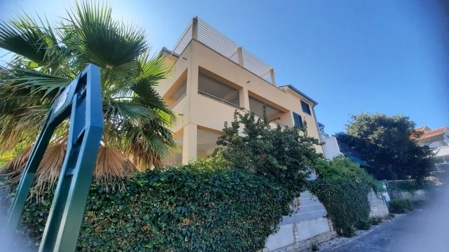 !!Kuća sa tri apartmana u blizini Slanice,235m2 (prodaja) - Murter, Murter-Kornati