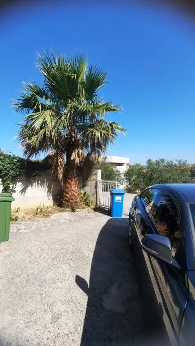 !!kuća sa tri apartmana u blizini slanice,235m2 (prodaja) - slika 4