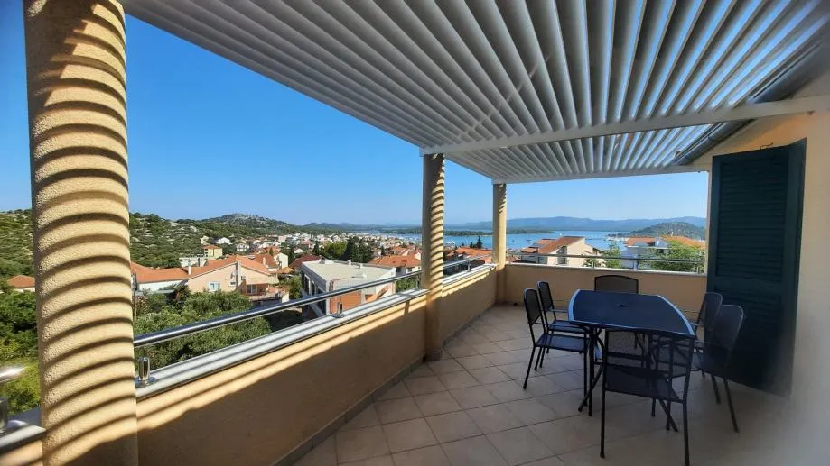 !!kuća sa tri apartmana u blizini slanice,235m2 (prodaja) - slika 15