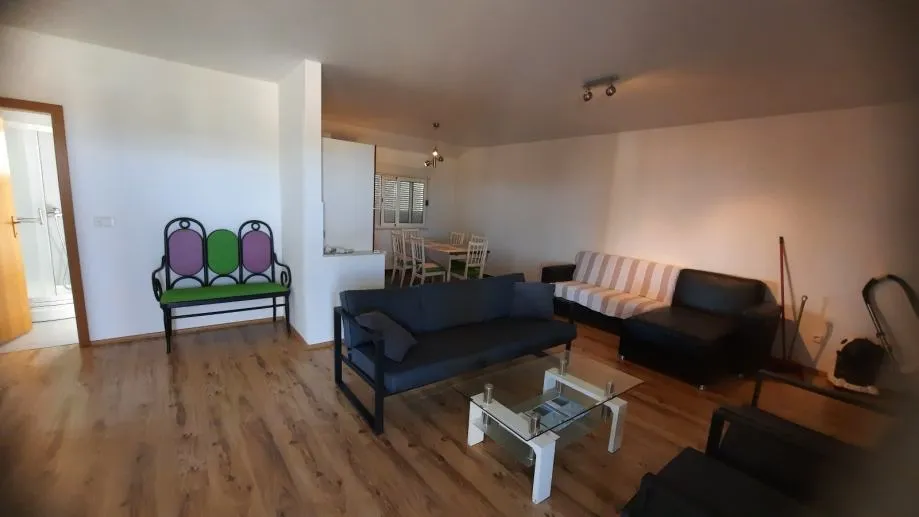 !!kuća sa tri apartmana u blizini slanice,235m2 (prodaja) - slika 18