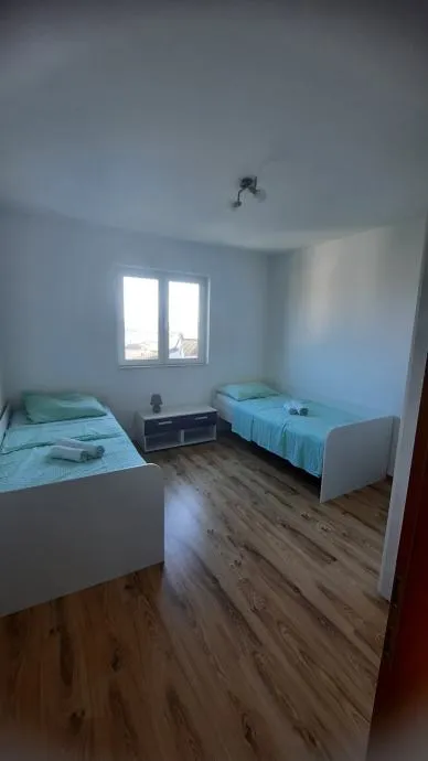!!kuća sa tri apartmana u blizini slanice,235m2 (prodaja) - slika 19