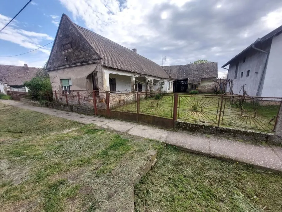 Kuća: Vardarac, 309.00 m2 (prodaja) - Osijek
