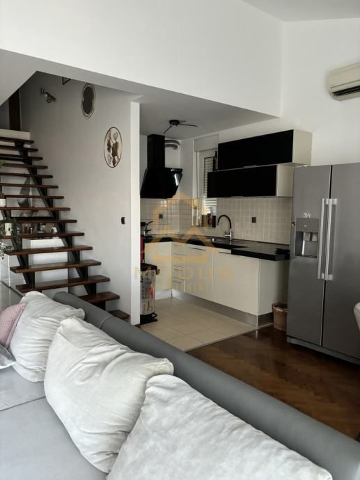 Kučine/ Trosoban Dvoetažan stan - 108 m2 - Kučine, Solin