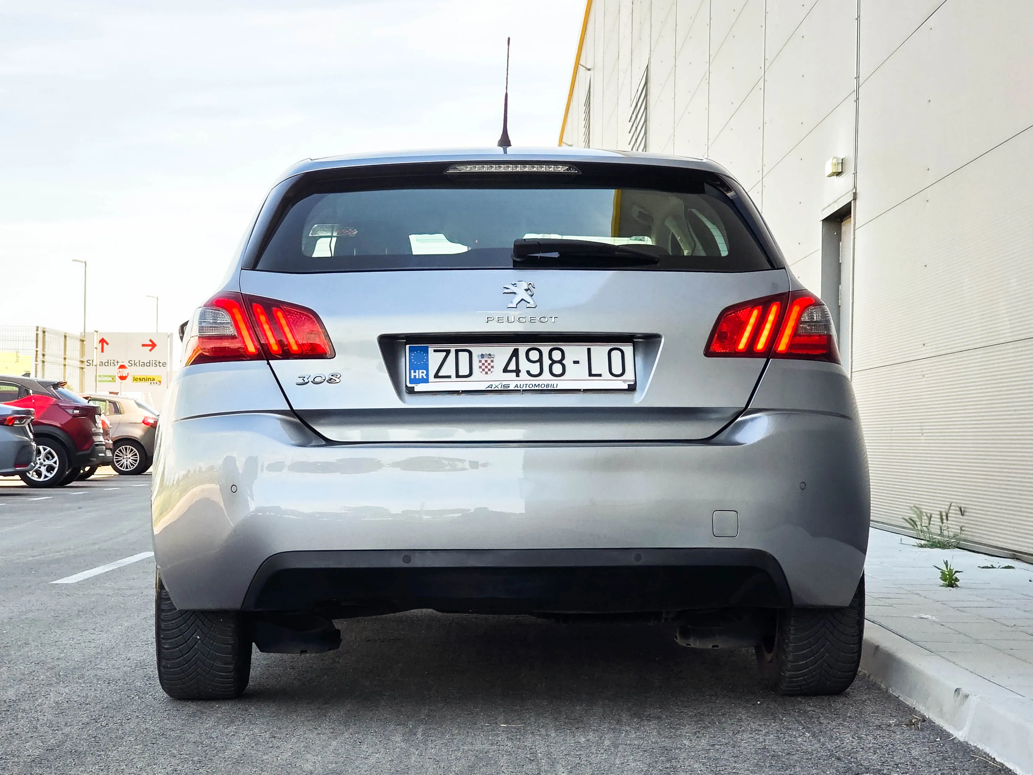 peugeot 308 1,5bluehdi |hr auto |novi lanac |2seta guma| serv |jamstvo - slika 7