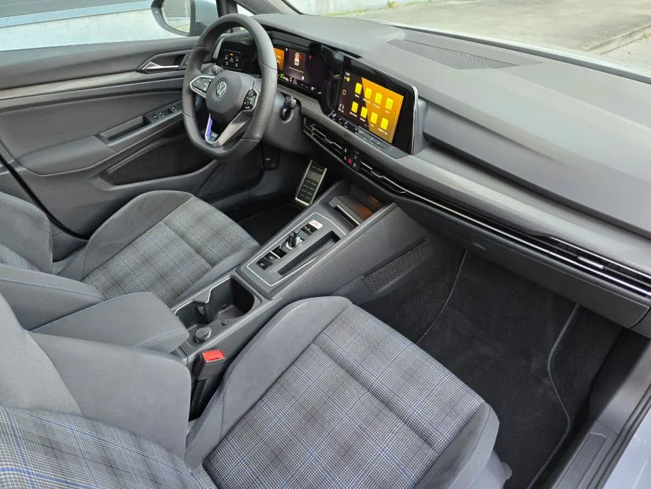 vw golf 8 gte automatik, led, virtual, ambi, acc, alu, reg. 11/26, pdv - slika 19