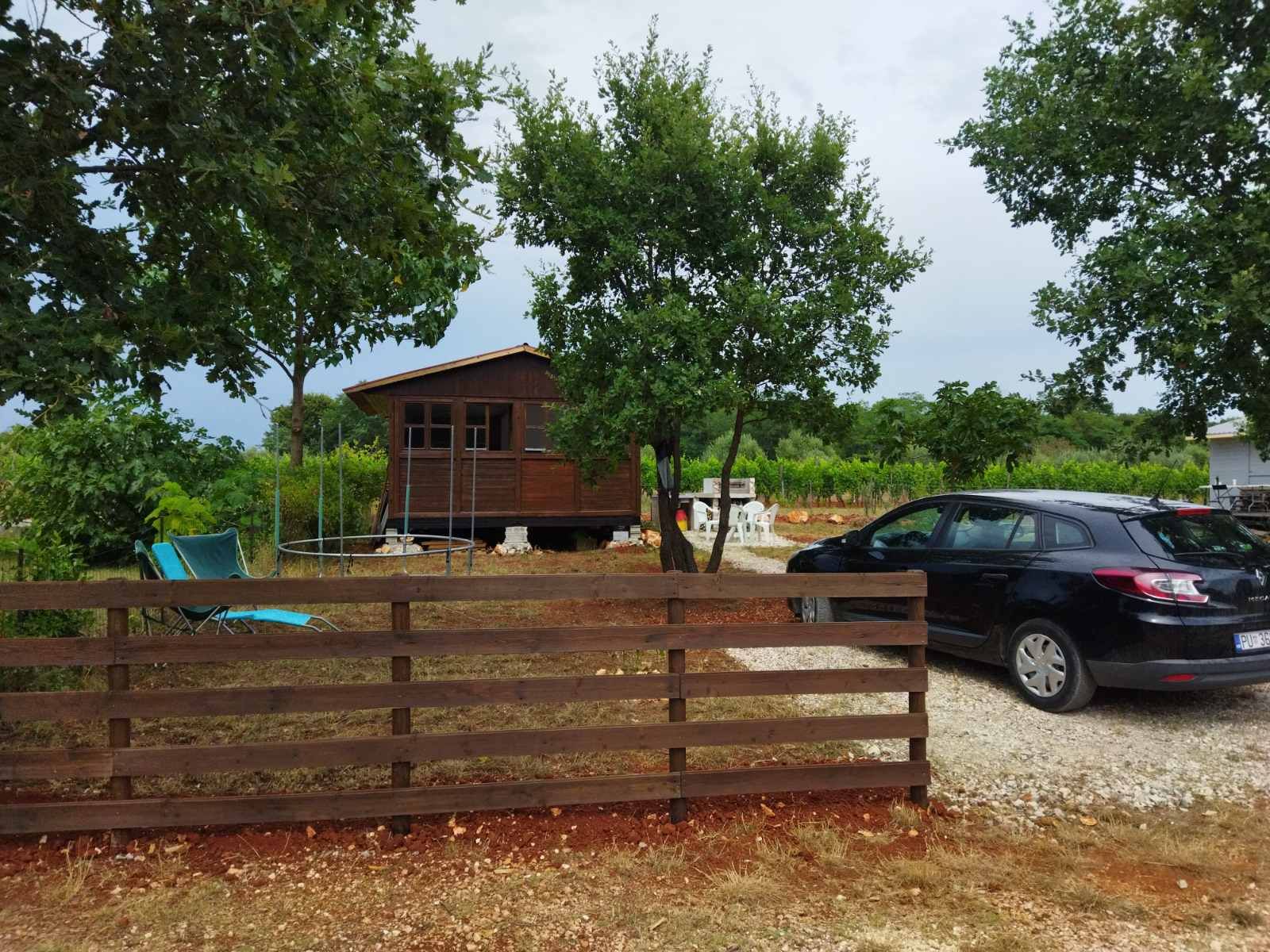 zemljište od 358m2 sa montažnom kućicom 32m2 u marčani, blizu pule - slika 12