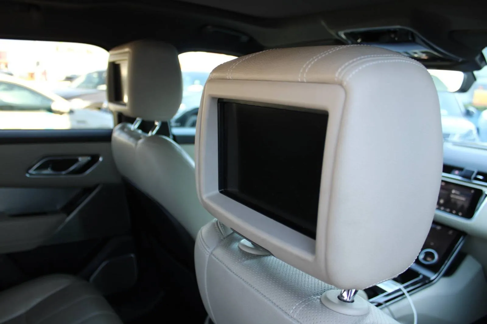land rover range rover velar 2.0d automatik *led, navigacija, kamera* - slika 13