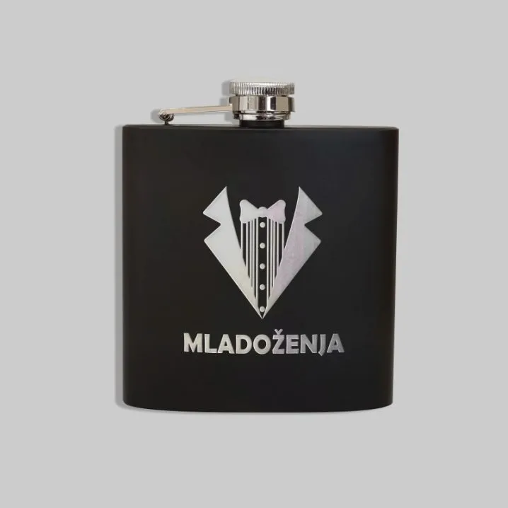 personalizirana crna pljoska za mladoženju i mladu - slika 3