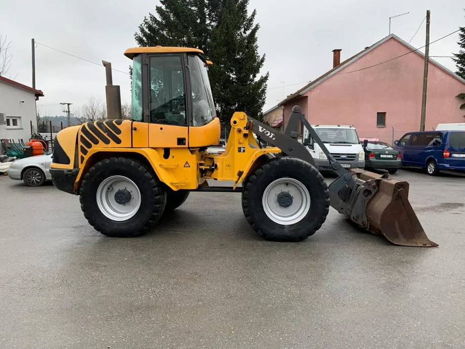utovarivač volvo l45 - slika 7