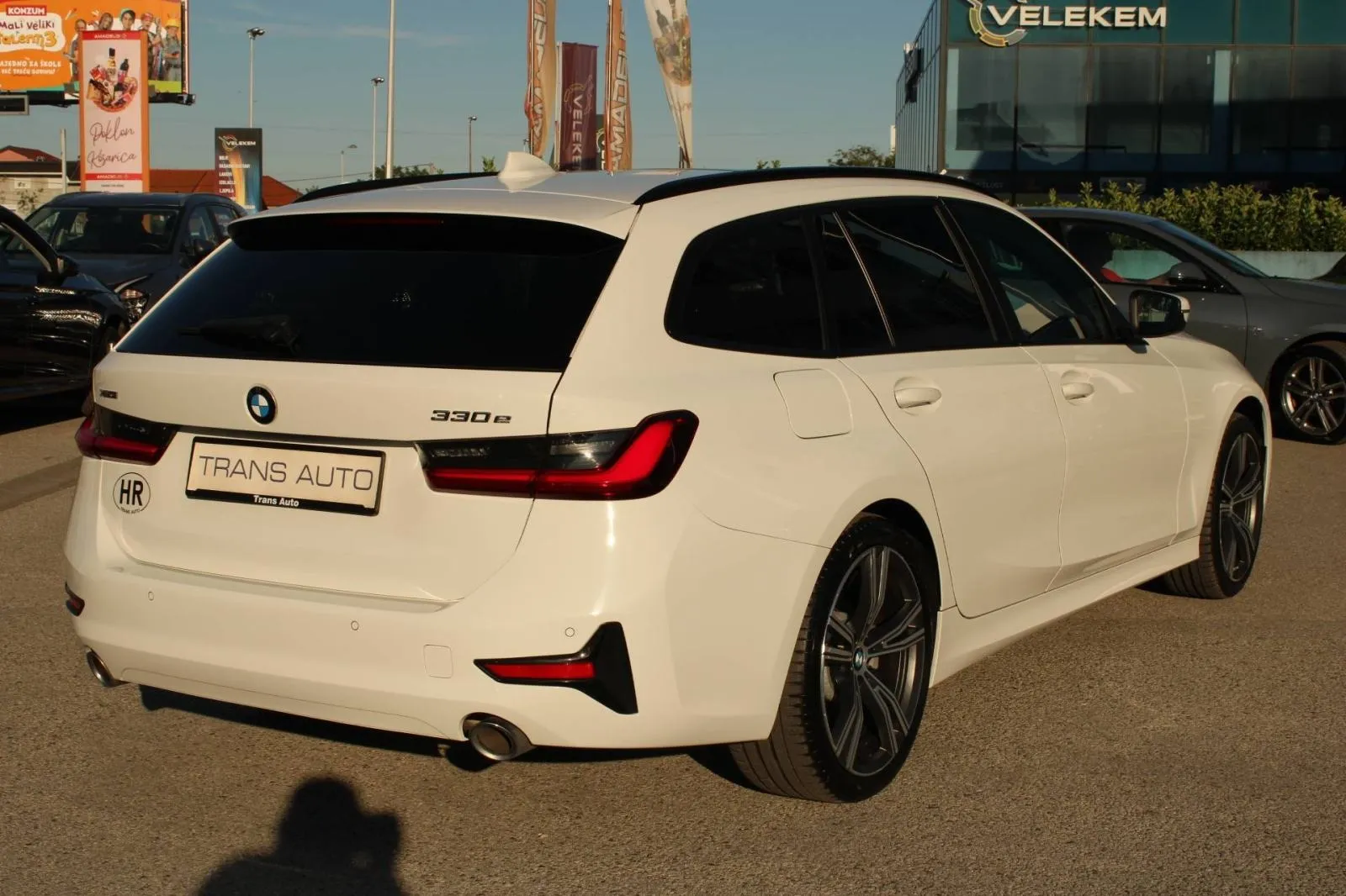 bmw serija 3 330e touring *led, panorama, navigacija* - slika 5