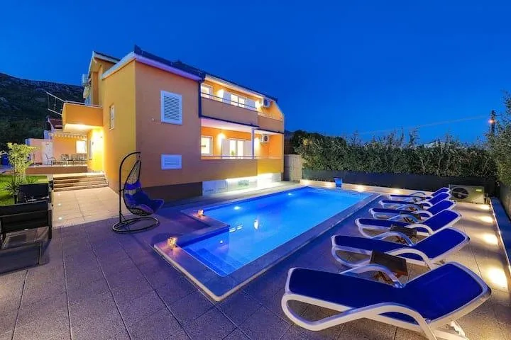 kuća s bazenom kaštel lukšić, 260.00 m2 (prodaja) - slika 5