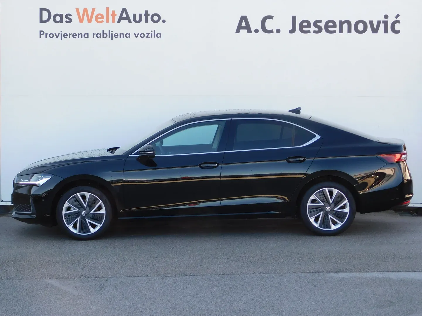 11379 škoda superb selection 2.0 tdi dsg - slika 6