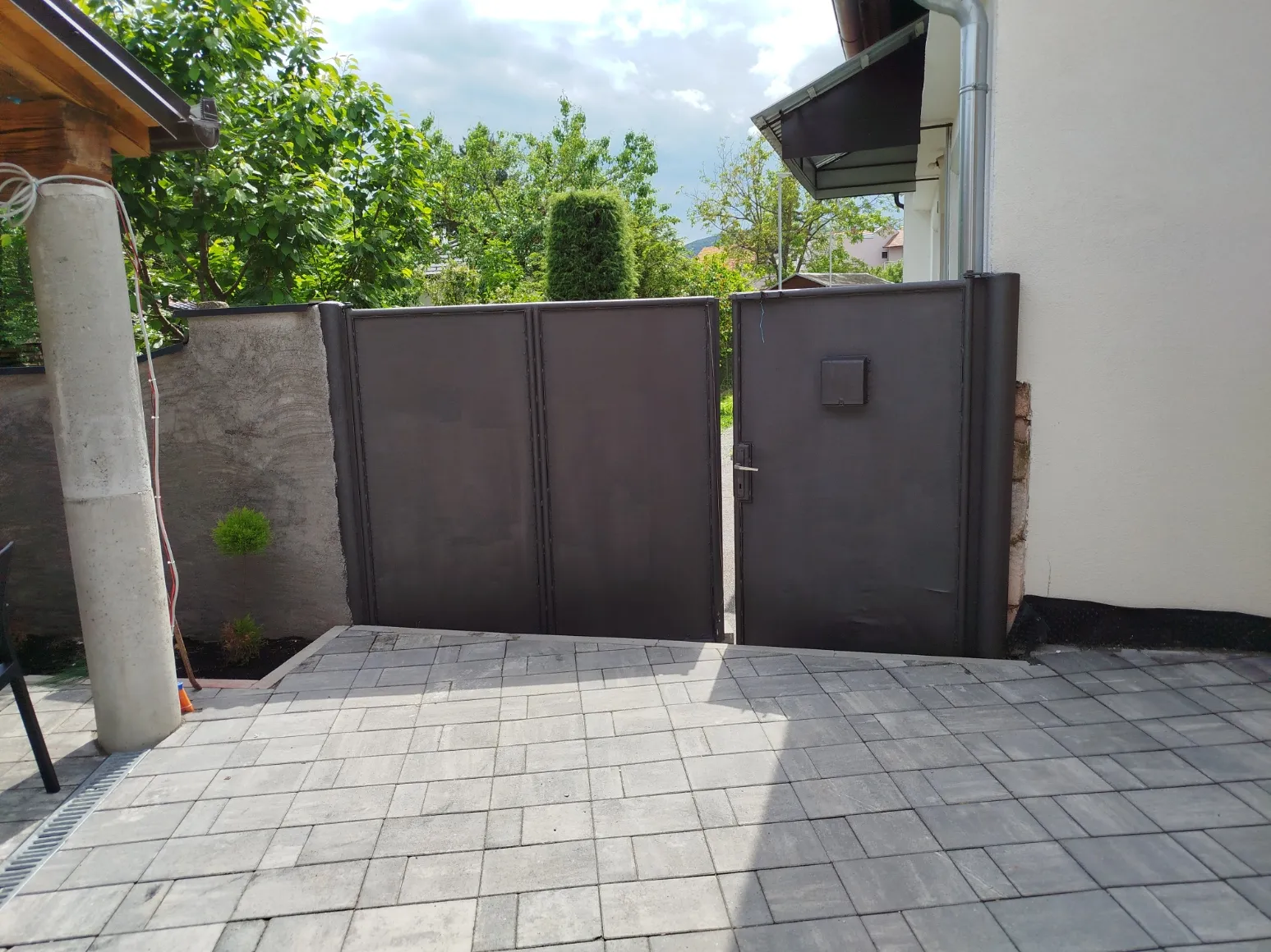 prodaje se zgrada mješovite upotrebe (2 poslovna prostora i sobe) - slika 5