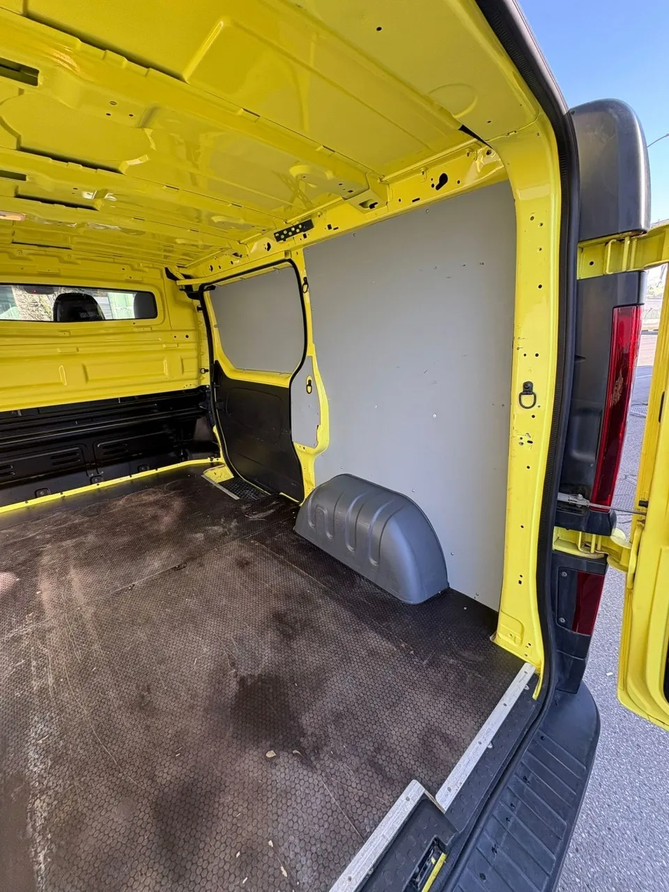 renault trafic furgon 2,0 dci 120 l1h1p1 - slika 16