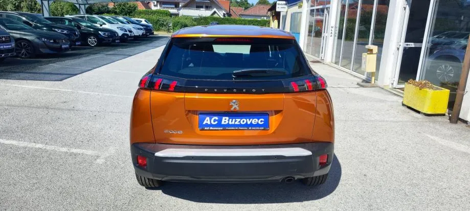 peugeot 2008 1,2 - slika 8