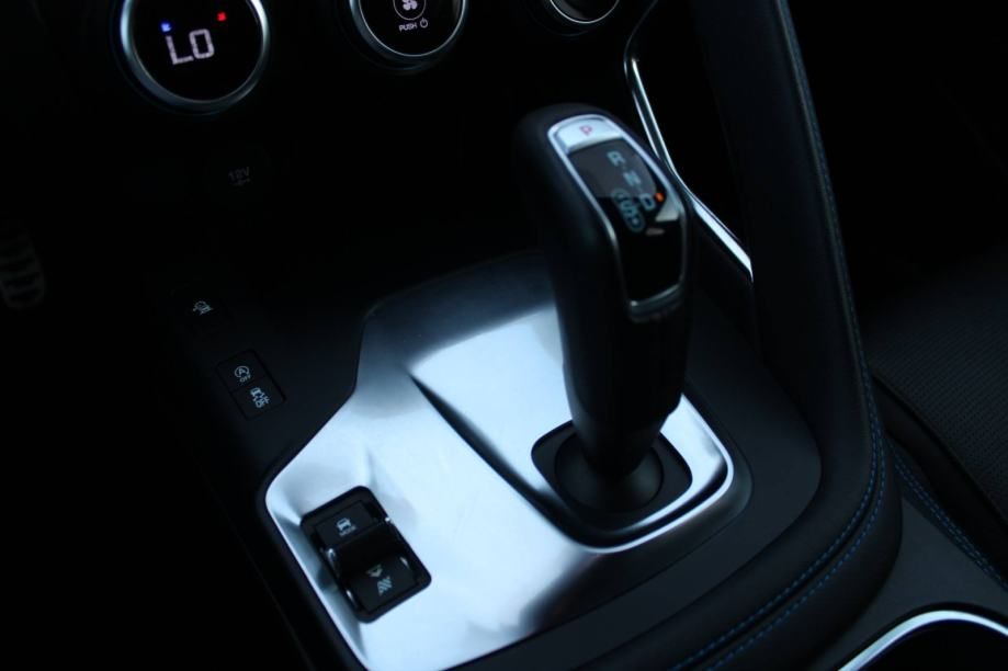 jaguar e pace 2.0d 180ks automatik r-dynamic 4x4 *navi,led,kamera* - slika 18